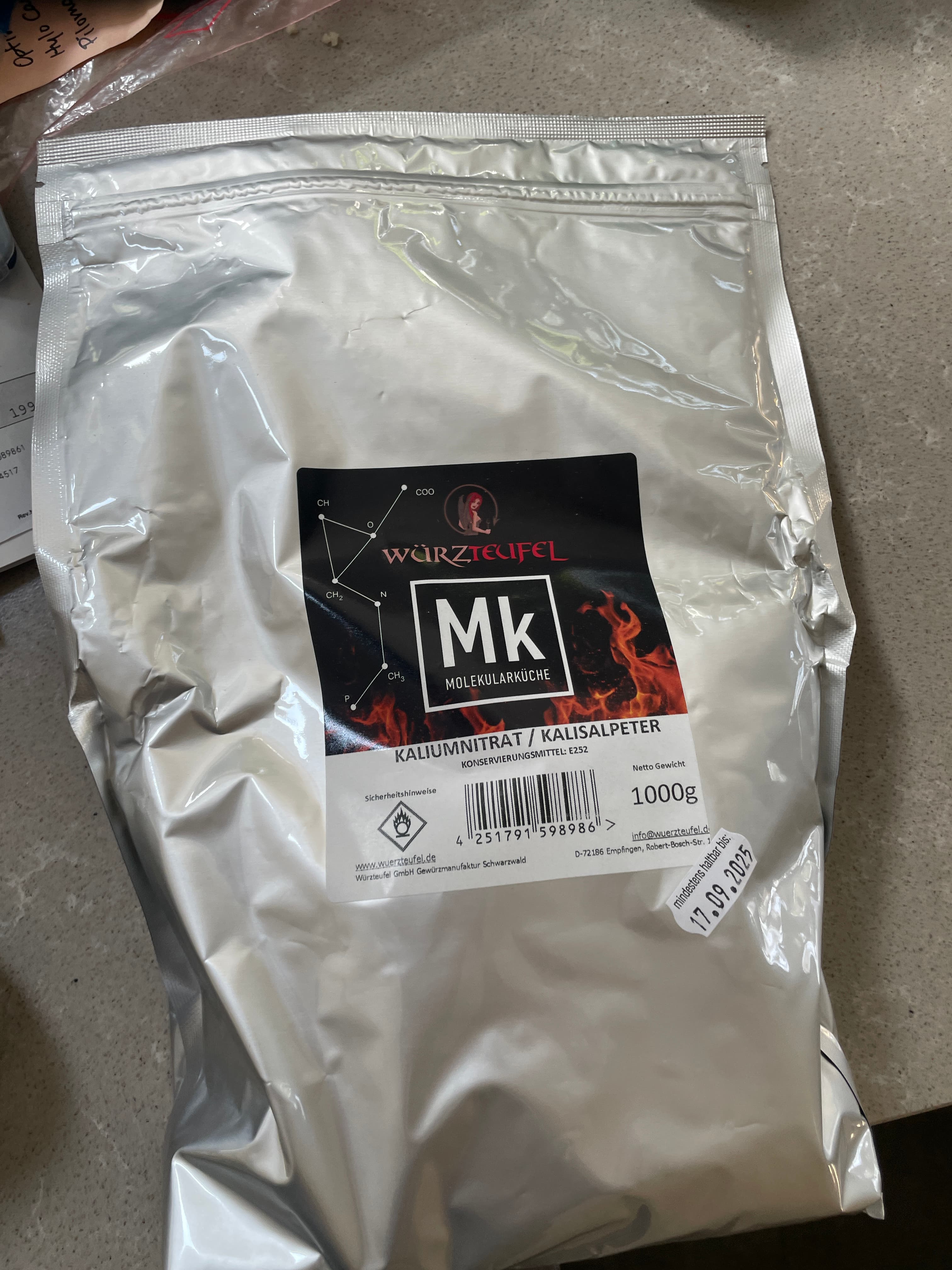 Potassium nitrate oxidizer